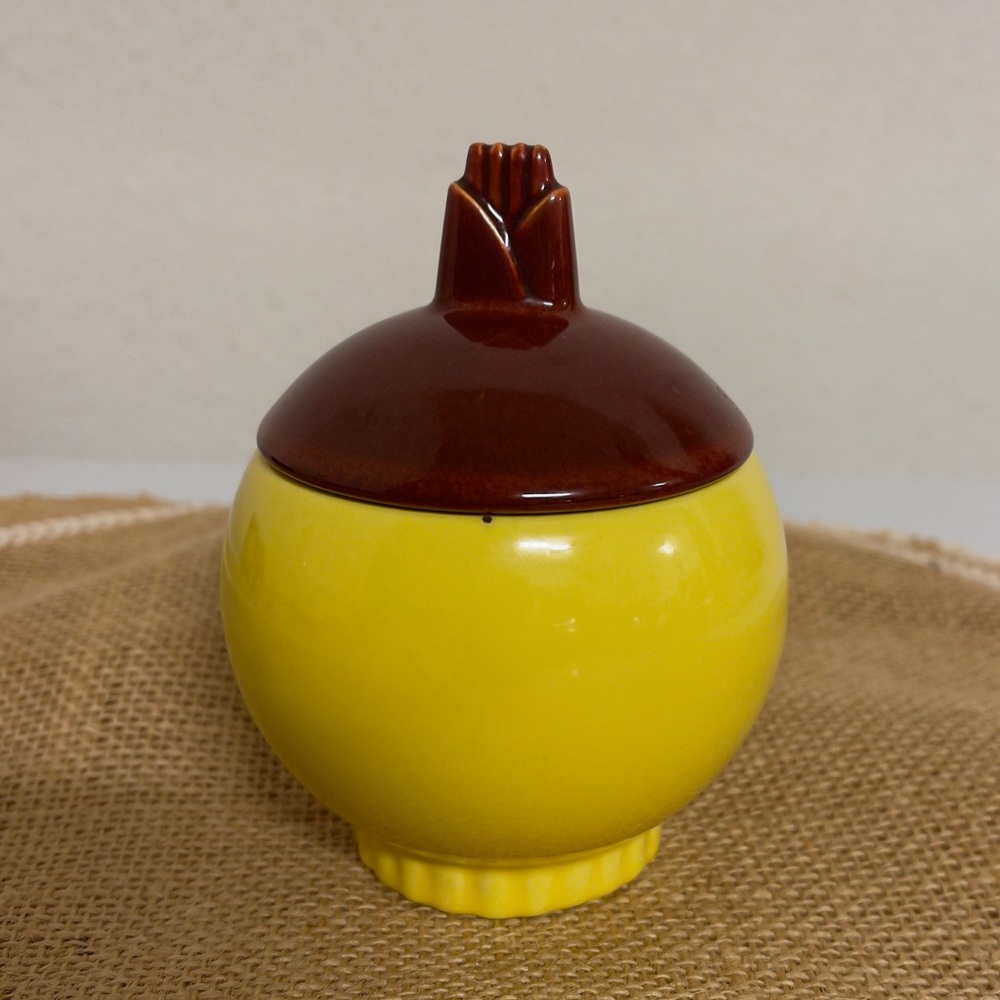 Vintage Franciscan ware small porcelain jar with lid